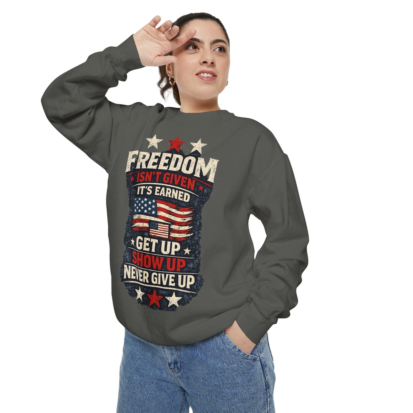 Never Give Up USA™ Patriotic Sweatshirt – Inspirational 4th of July Crewneck for Everyday Motivation