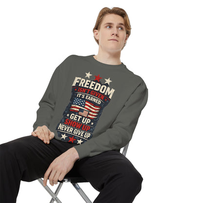 Never Give Up USA™ Patriotic Sweatshirt – Inspirational 4th of July Crewneck for Everyday Motivation