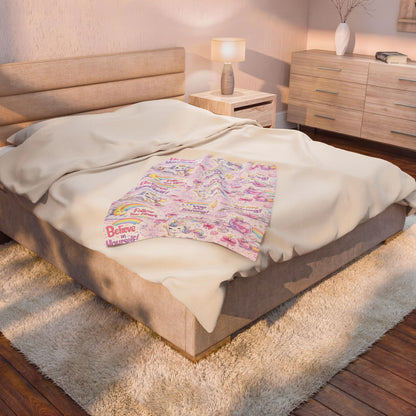 Kids Plush Velveteen Blanket – Ultra Soft Cozy Throw Blanket for Boys & Girls | Warm Lightweight Blanket for Bed, Nap Time & Gifts