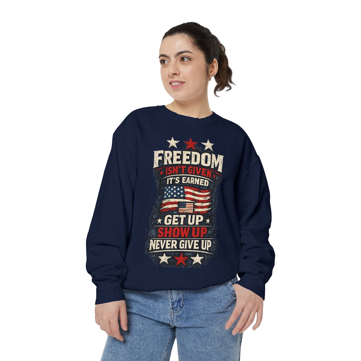Never Give Up USA™ Patriotic Sweatshirt – Inspirational 4th of July Crewneck for Everyday Motivation