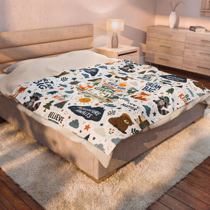 Kids Plush Velveteen Blanket – Ultra Soft Cozy Throw Blanket for Boys & Girls | Warm Lightweight Blanket for Bed, Nap Time & Gifts
