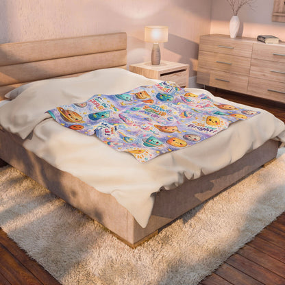 Kids Plush Velveteen Blanket – Ultra Soft Cozy Throw Blanket for Boys & Girls | Warm Lightweight Blanket for Bed, Nap Time & Gifts