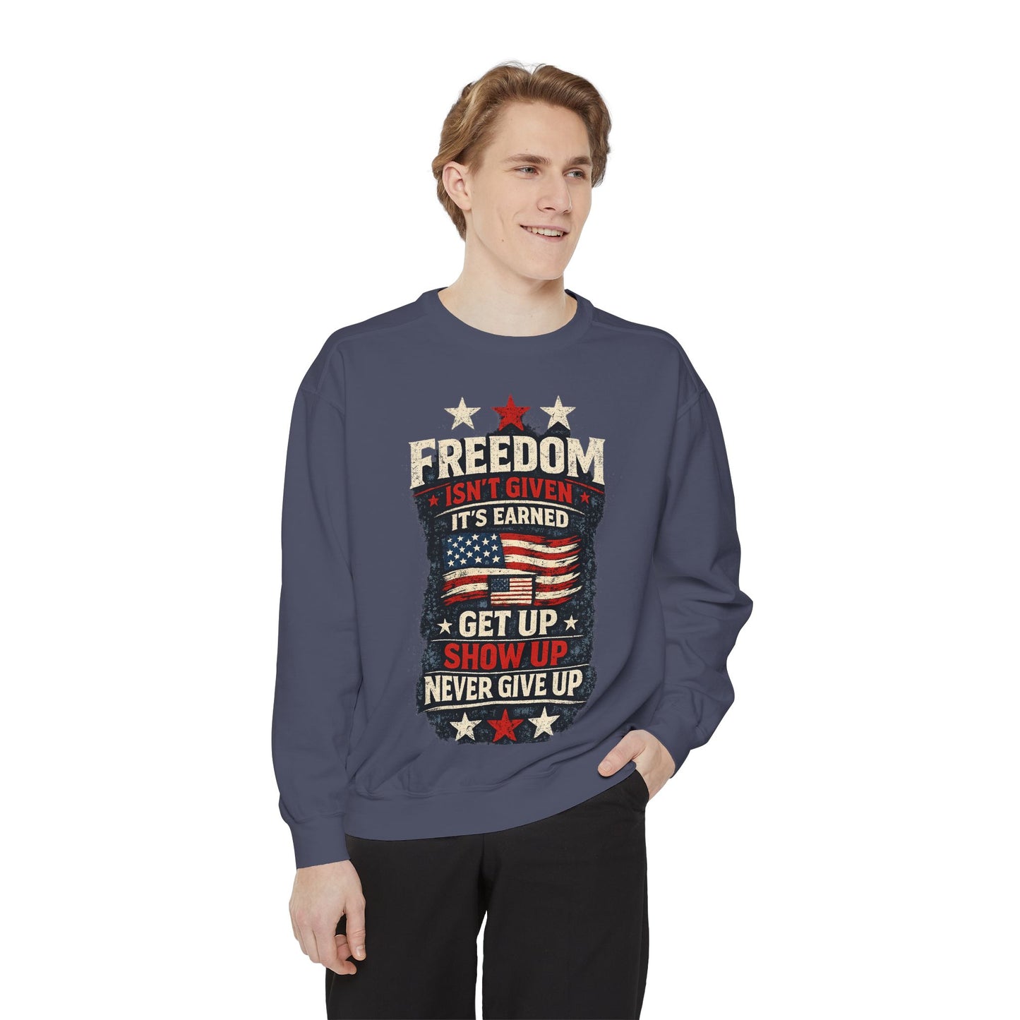 Never Give Up USA™ Patriotic Sweatshirt – Inspirational 4th of July Crewneck for Everyday Motivation
